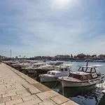 Deluxe Near The Bridge Lägenhet Zadar