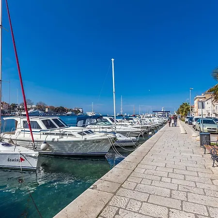 Deluxe Near The Bridge Apartment Zadar