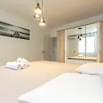 Deluxe Near The Bridge Apartman *