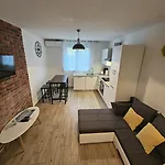 Deluxe Near The Bridge Apartman *