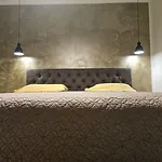 Deluxe Near The Bridge Apartman Zára