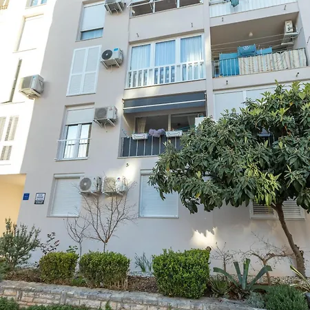 Deluxe Near The Bridge זאדאר