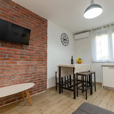 Apartment Deluxe Near The Bridge