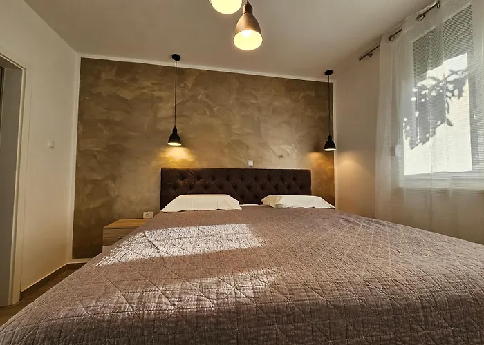 Deluxe Near The Bridge דירה *