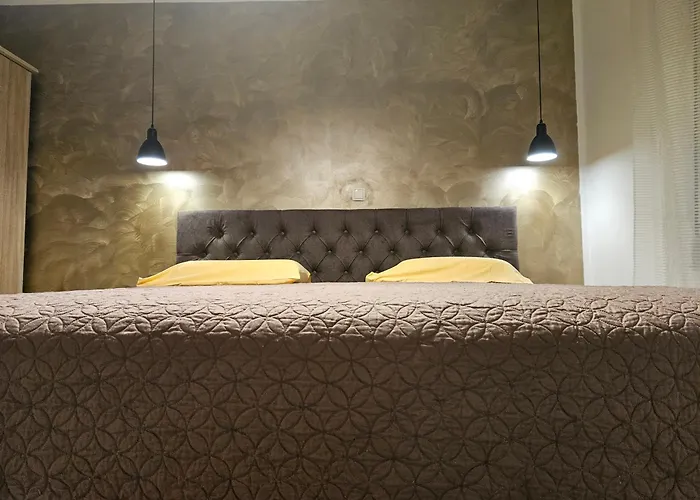 Deluxe Near The Bridge