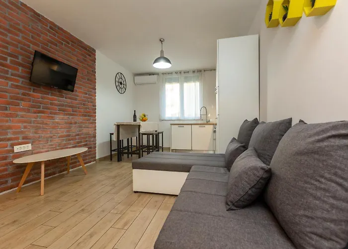 Deluxe Near The Bridge זאדאר