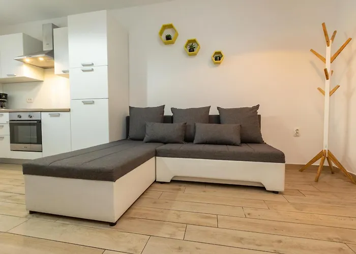 Deluxe Near The Bridge זאדאר