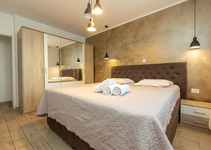 Deluxe Near The Bridge * זאדאר