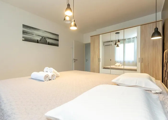 Deluxe Near The Bridge דירה *