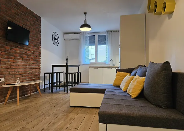 Deluxe Near The Bridge דירה *