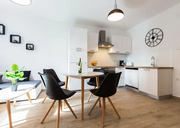 Deluxe Near The Bridge * זאדאר