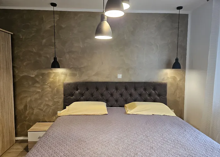 Deluxe Near The Bridge דירה