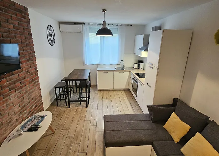 Deluxe Near The Bridge דירה *