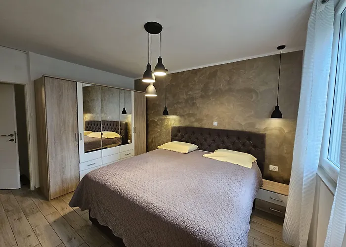 Deluxe Near The Bridge *