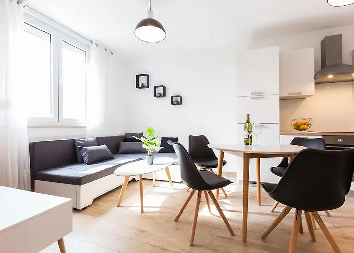 Deluxe Near The Bridge דירה זאדאר