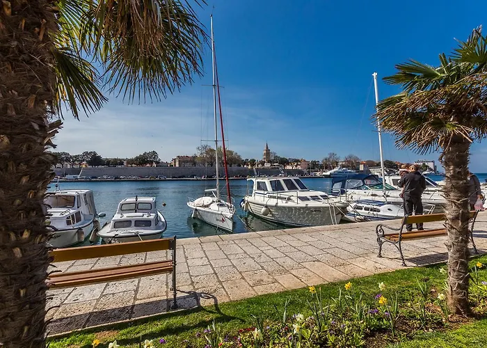 Deluxe Near The Bridge זאדאר